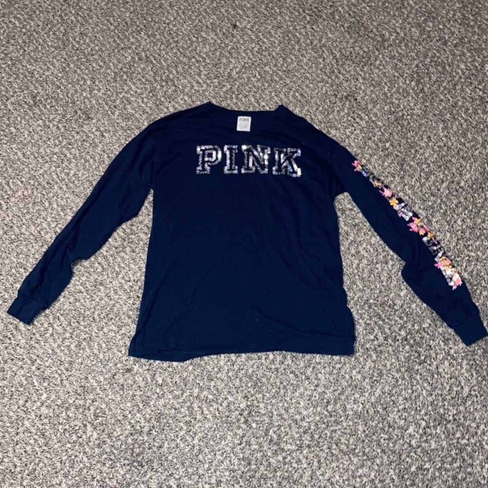 victoria secret long sleeve shirt. size extra small